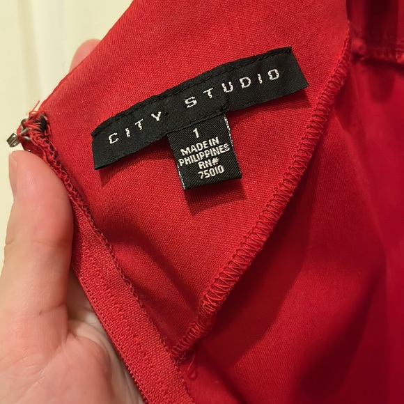 Red Lace Gown - Picture 5 of 5